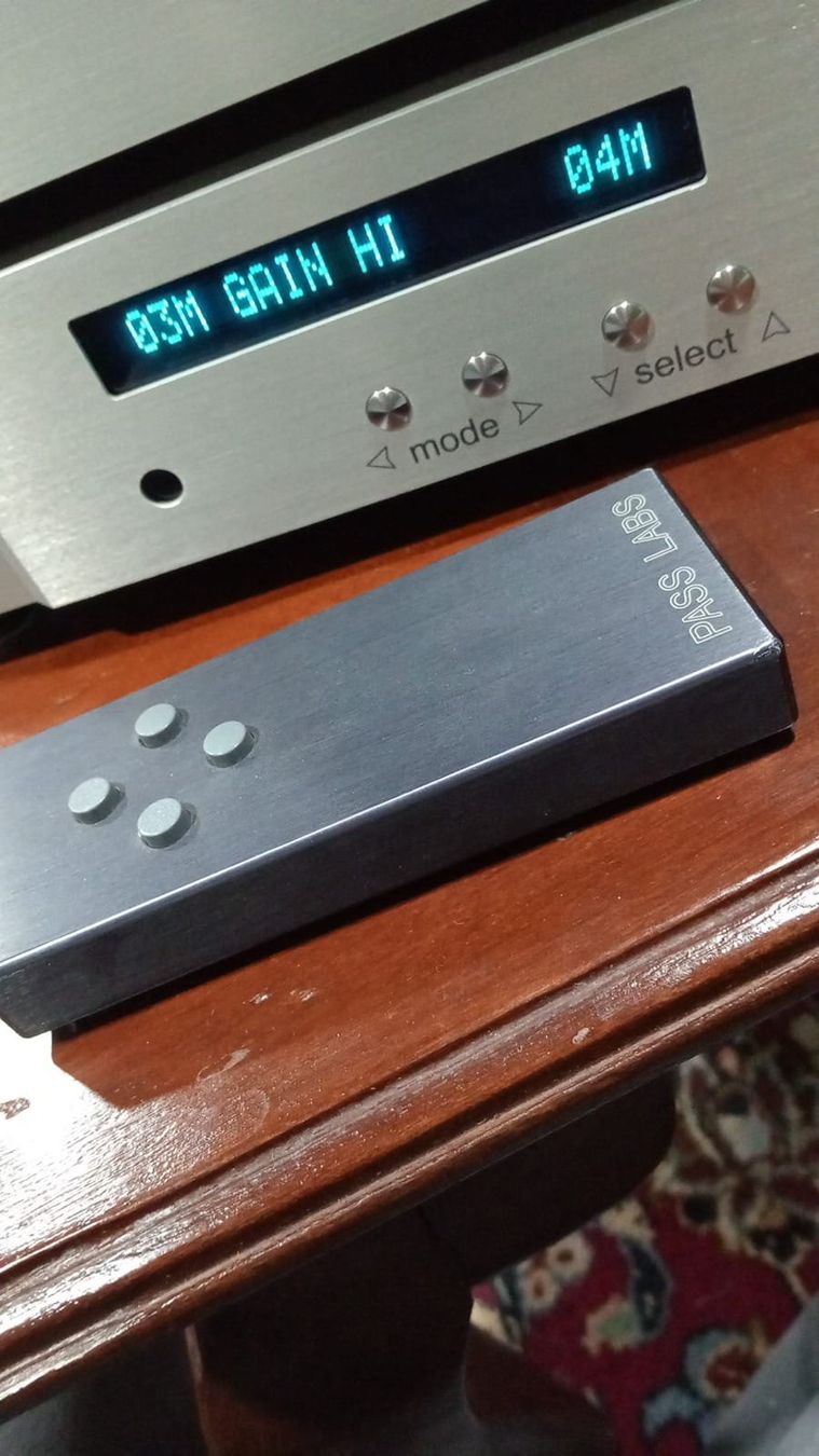 Pass Amplificatori: Pass Labs X1 Preamplifier with its Separate Power Supply – Nuovo (secondo la descrizione) da St-Cergue venduto da per_6cx5 9