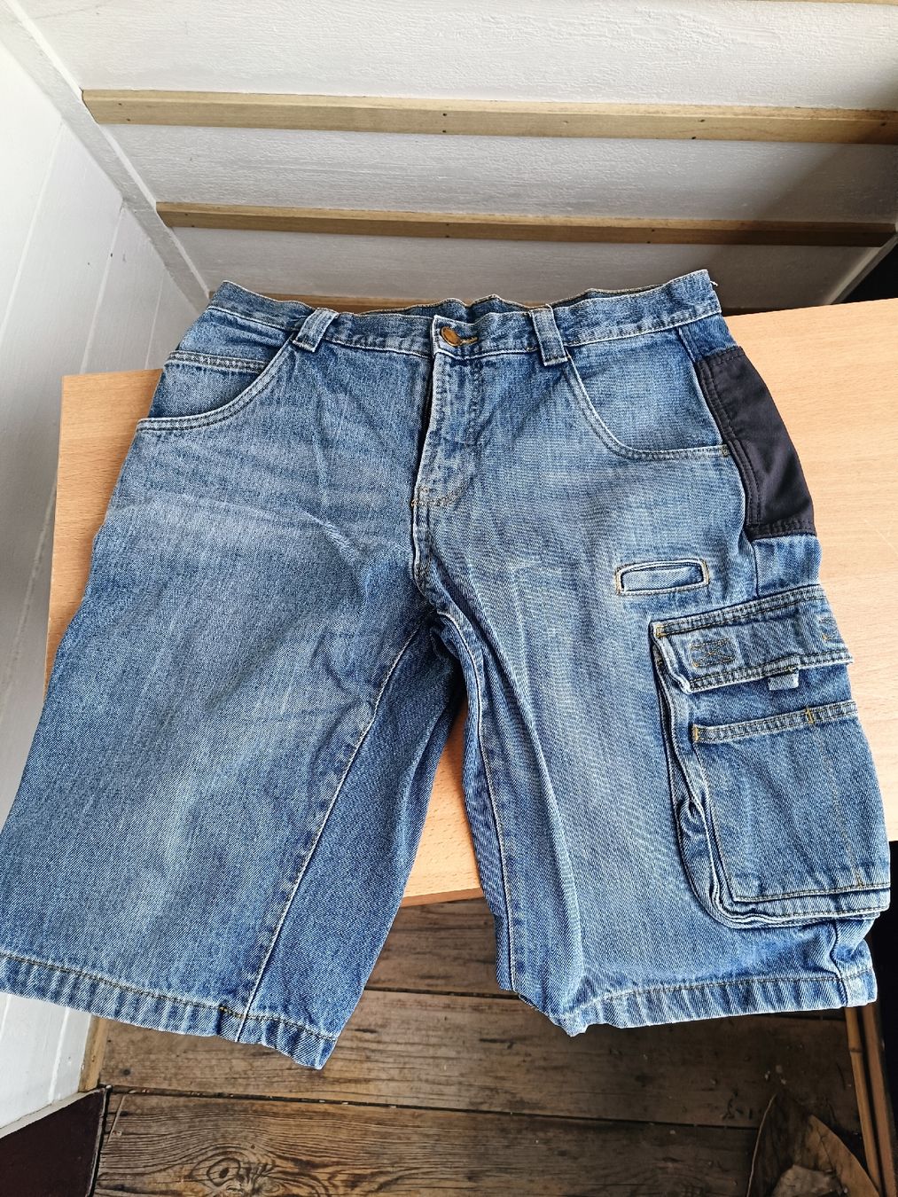 Pantaloni: Worker Jeans Shorts – Usato da Steffisburg venduto da zulg03 2
