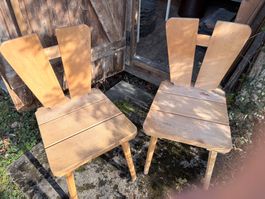 2 Holzstabellen