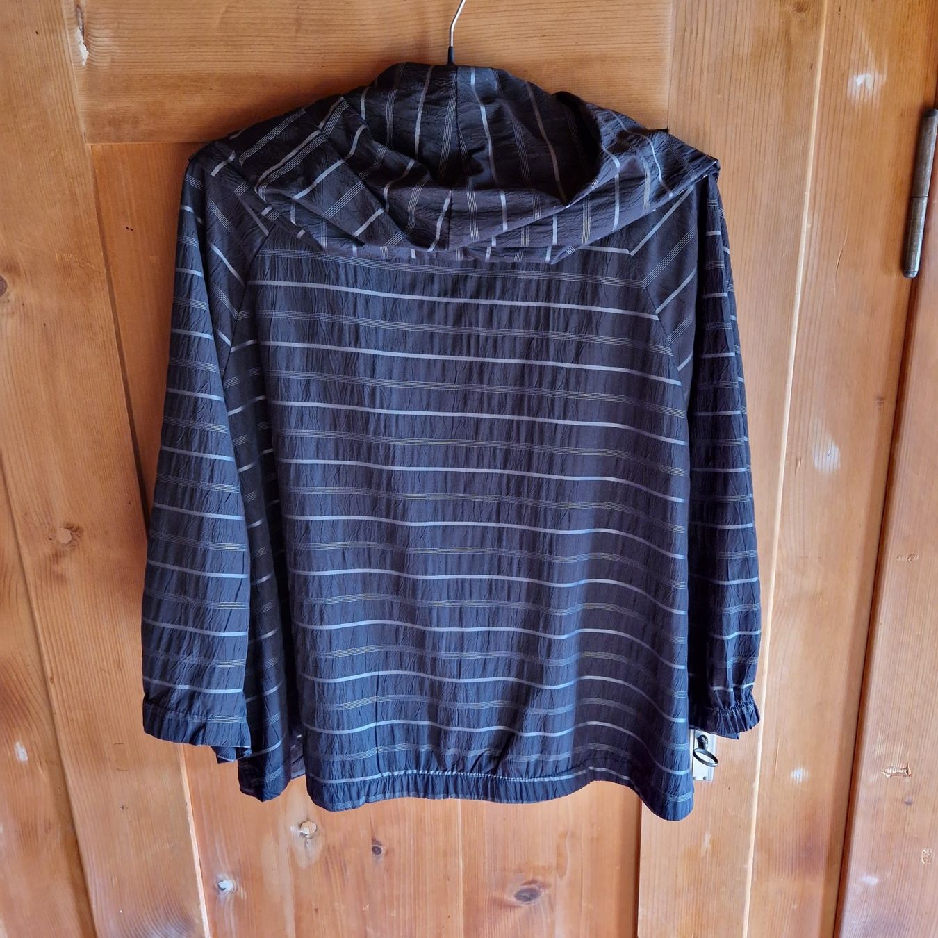 Giacche: kurze Jacke mit Schalkragen – Usato da Rüti ZH venduto da Gigelisuppe 1
