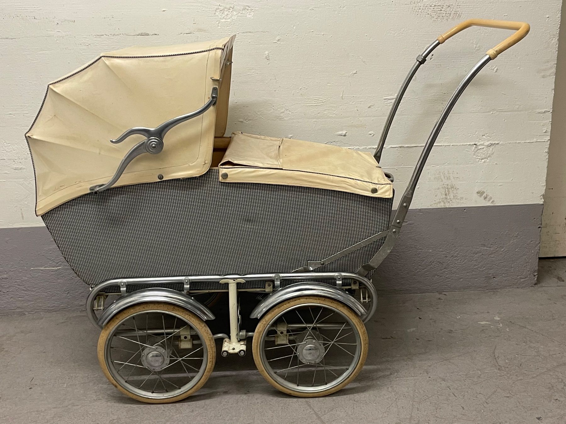 Carrozzine: Vintage Baby-/Kinderwagen – Usato da Zürich venduto da Vintage-1993 3