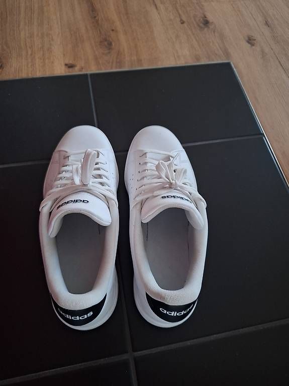 Chaussures hommes: Weisse Turnschuhe – D'occasion à Oberengstringen par Goldstueck58 1
