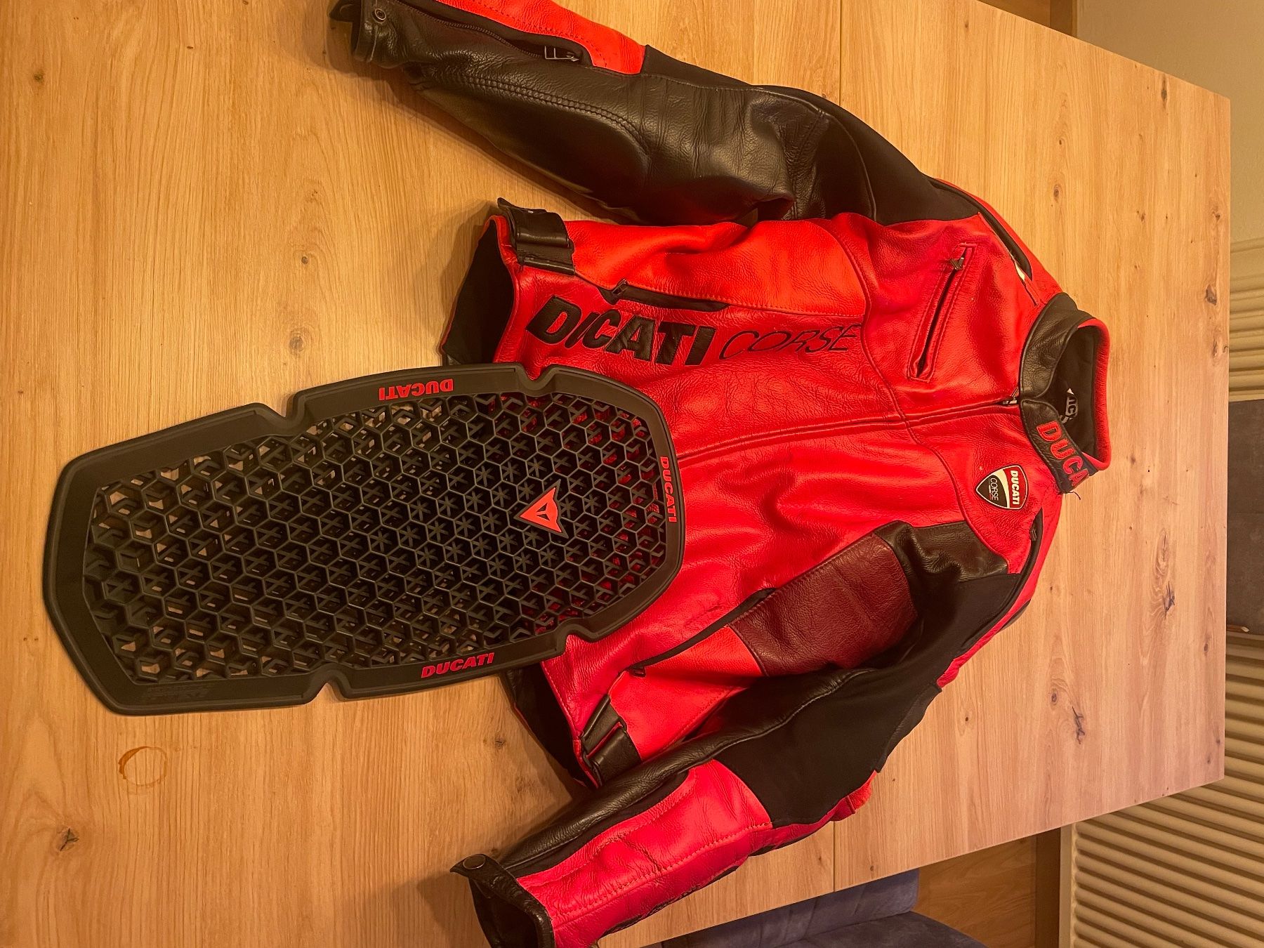 Dainese Anzüge: Ducati Lederkombi Powered by Dainese – Gebraucht aus Emmen von Doni32 3