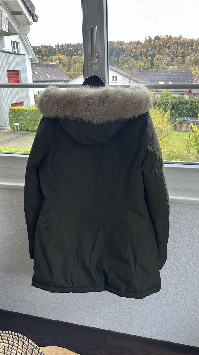 Woolrich Giacche: Woolrich Parka Damen olivgrün – Usato da Winterthur venduto da JVSMIN 1