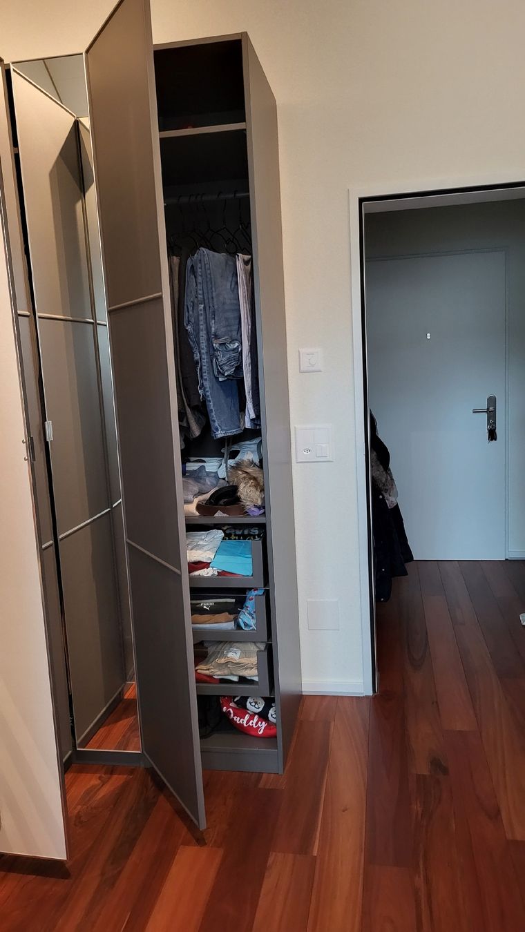 Armoires: Schrank für Kleidung – D'occasion à Niederweningen par CPerf.swiss 2