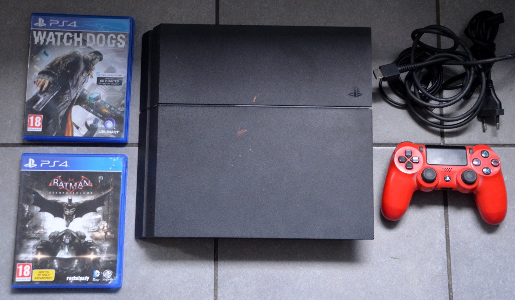 Sony Consoles: Playstation 4 / PS4 – D'occasion à Collonges par arashee
