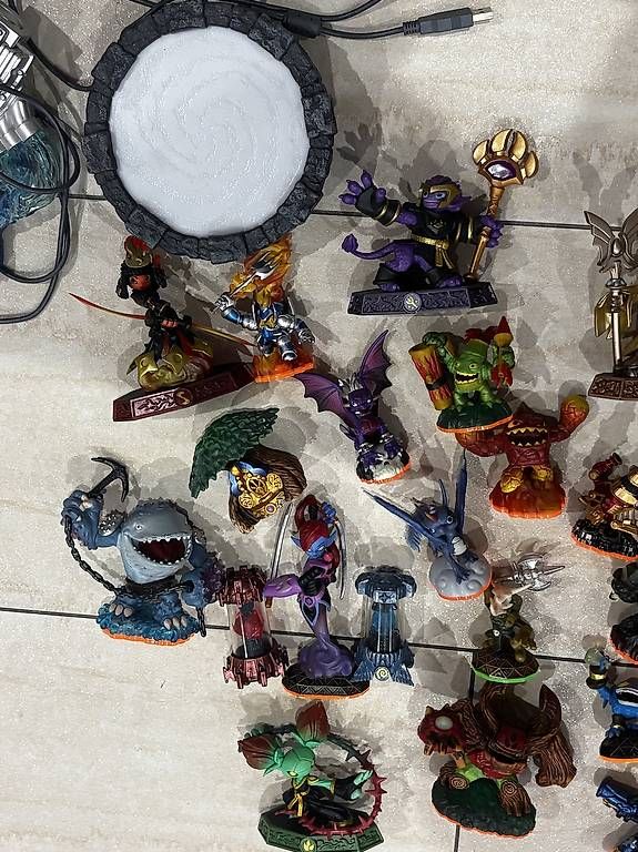 Giochi: 27 SKYLANDERS + 2 PORTALI LOTTO – Usato da S. Antonino venduto da uss_ksk 1