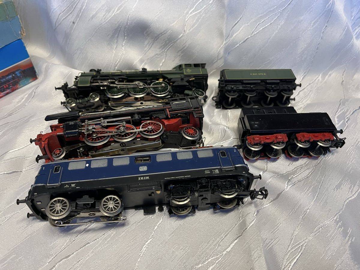 Märklin Trains électriques: Märklin 3 loks – Défectueux à Olten par krabe05 2
