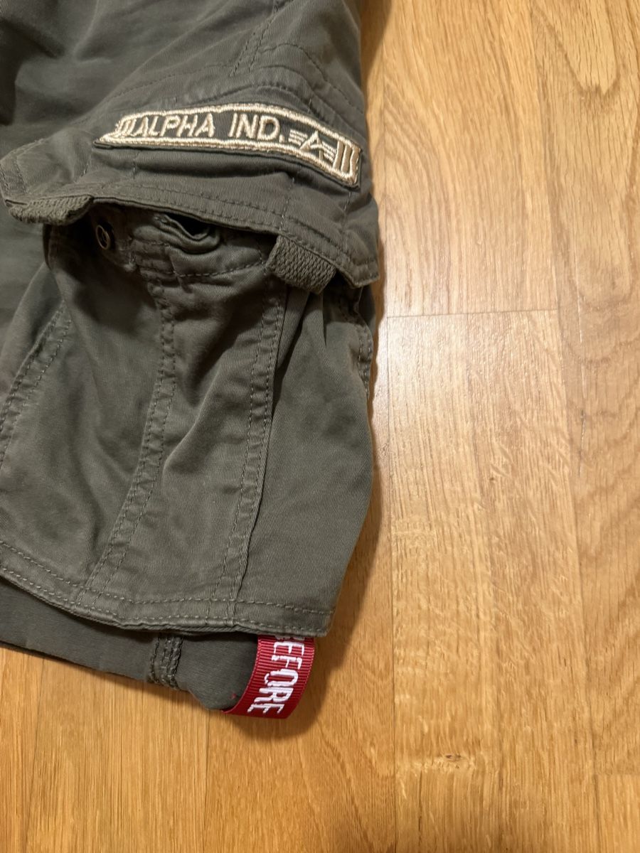 Alpha Industries Hosen: Cargo Alpha Industrie Shorts – Gebraucht aus Recherswil von Noname1 1