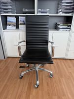 Bürostuhl schwarz Leder mit Rollen guter Zustand