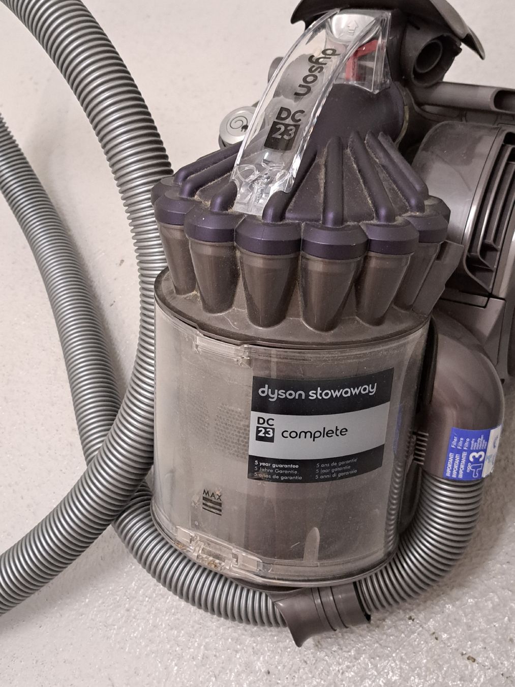 Dyson Aspirapolveri & Accessori: Dyson Stowaway DC23 mit diversen Zubehör – Usato da Wynau venduto da ekr_6q62