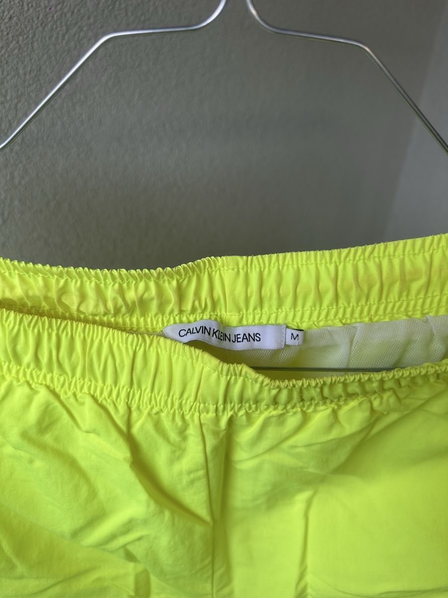 Calvin Klein Hosen: Calvin Klein, gelber Nylon Track Pant – Gebraucht aus Volketswil von hal_65hj 2