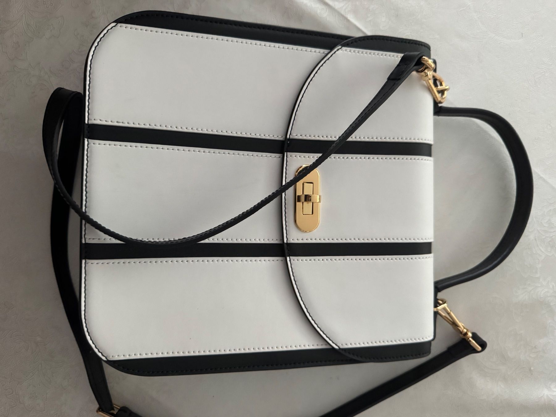 Coccinelle Borse da donna: Coccinelle Tasche 26x24cm – Nuovo (secondo la descrizione) da Baden venduto da Sakilili