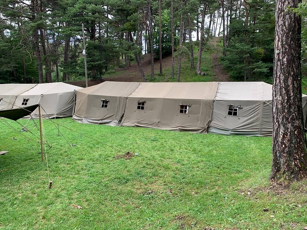 Tentes & Pavillons: Tente hôpital – D'occasion à Clèbes (Nendaz) par Manu025