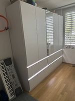 Kleiderschrank mit Spiegeltür und LED Beleuchtung