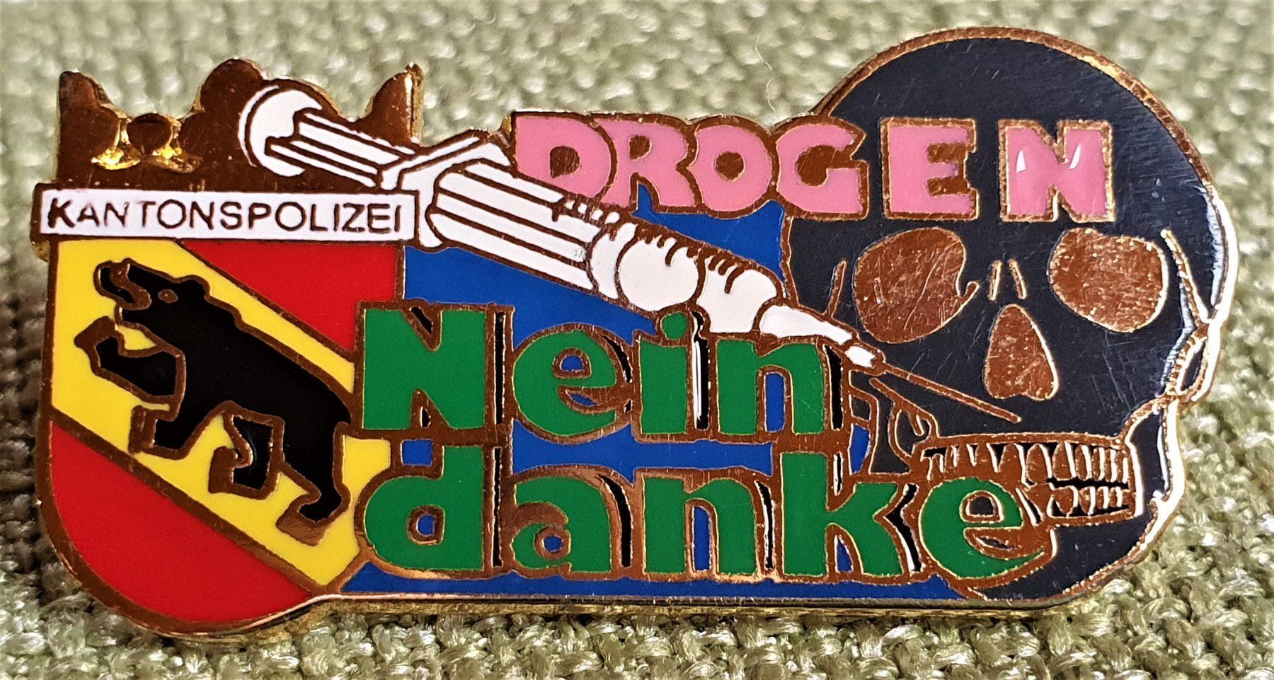 Placchette & Badge: E281 - Pin Kantons Polizei Bern Drogen.. – Usato da Reinach BL venduto da Boston-Verkauf