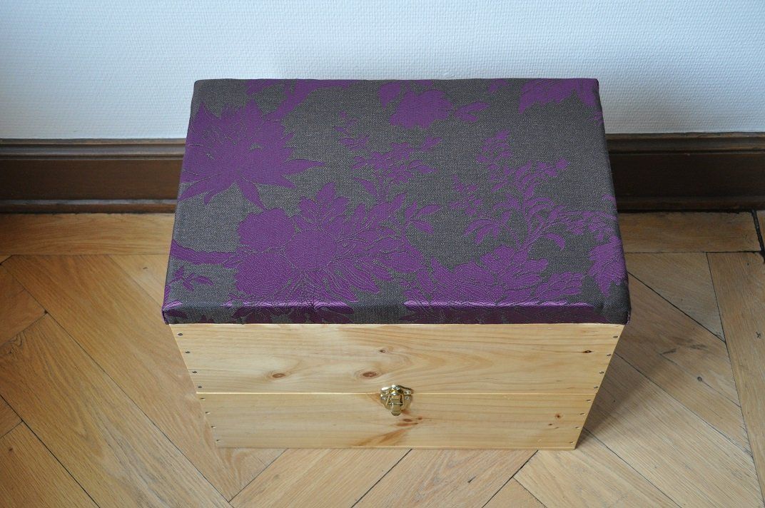 Truhen: Exklusive Sitztruhe/Sitzhocker/Möbel aus Weinkisten Mod. 09 – Neu (gemäss Beschreibung) aus Zürich von kisten-karl 5