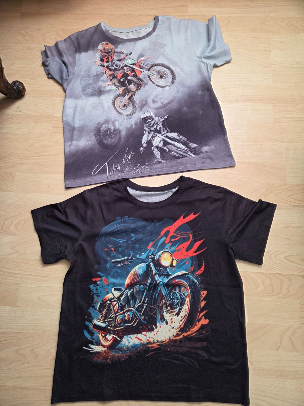 Camicie, T-shirt & Polo: 2 T-Shirts Gr. 170 – Usato da Rothenthurm venduto da nbds