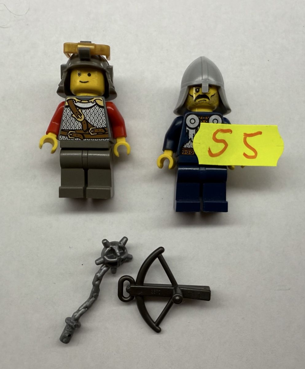 Lego Figuren: 2 seltene Lego Ritter Figuren mit Waffen – Gebraucht aus Rheinfelden von zim_2hqc 1
