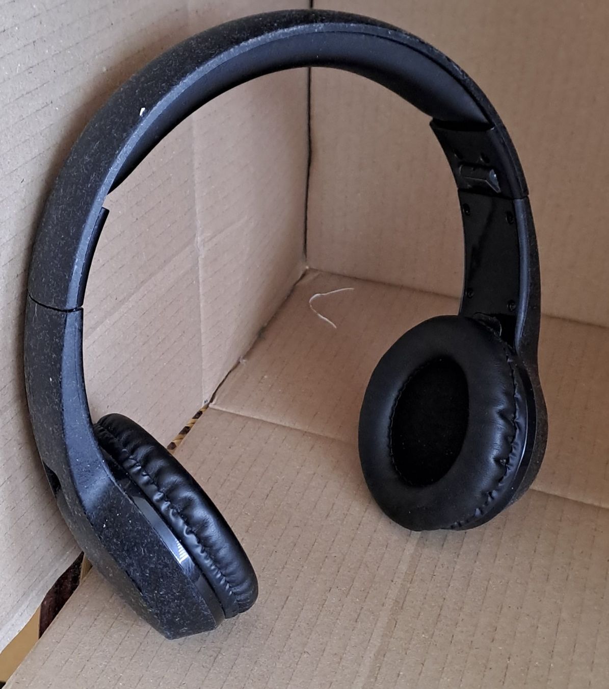 Cuffie: Casque BLUETOOTH noir pliable PEARL – Usato da Châtelaine venduto da plume019 1