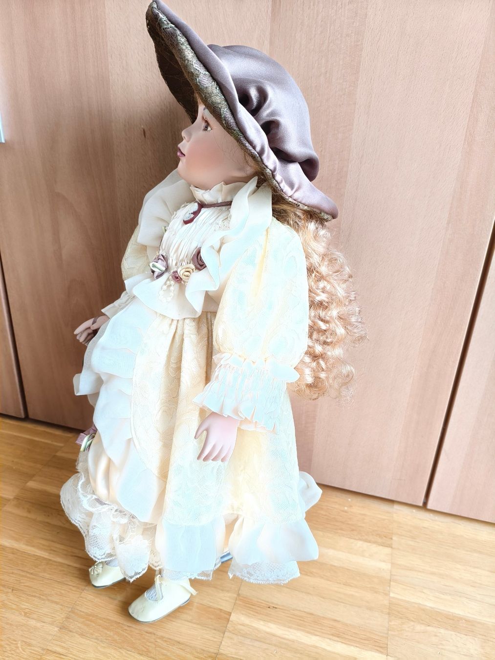 Bambole: Wunderschöne Puppe mit vielen Details – Usato da Ehrendingen venduto da thegreat1 1