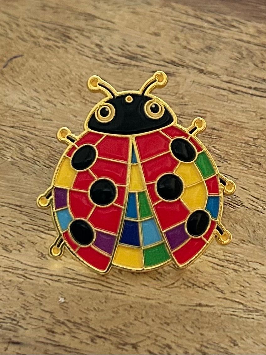 Plaketten & Abzeichen: Pin Marienkäfer – Neu und originalverpackt aus Geneve von vane267
