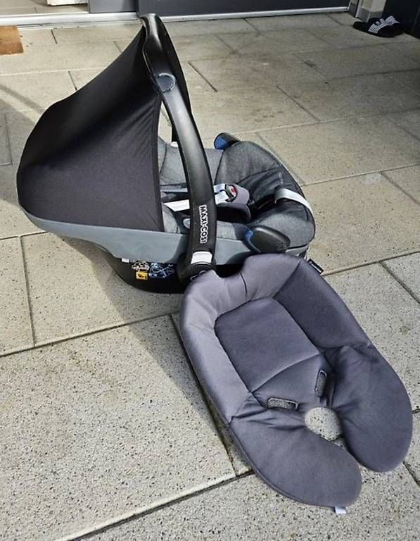 Seggiolini per auto: Maxi Cosi Babyschale – Usato da Dürrenäsch venduto da nor_zyz7