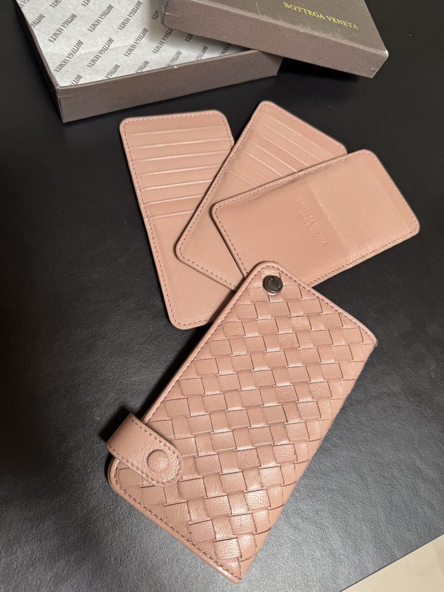 Bottega Veneta Portafogli: Bottega Venetta Cardholder Wallet – Usato da Neuchatel venduto da Mia_G 1