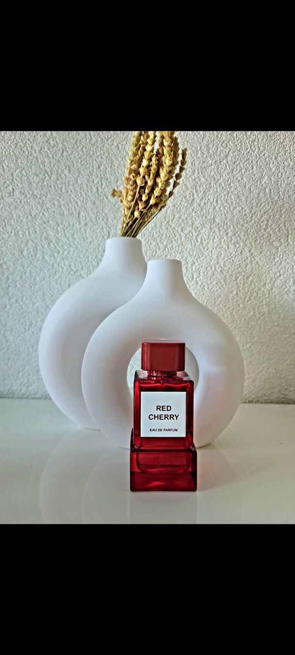 Profumi & Eau de Toilette: eau de parfum Red Cherry 100ml neuf – Nuovo e nell'imballaggio originale da La Chaux-de-Fonds venduto da Luxary.25cachmirepro 2