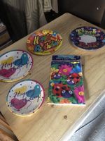 Partyteller und 10 kleine Plastiktaschen , Geburtstag