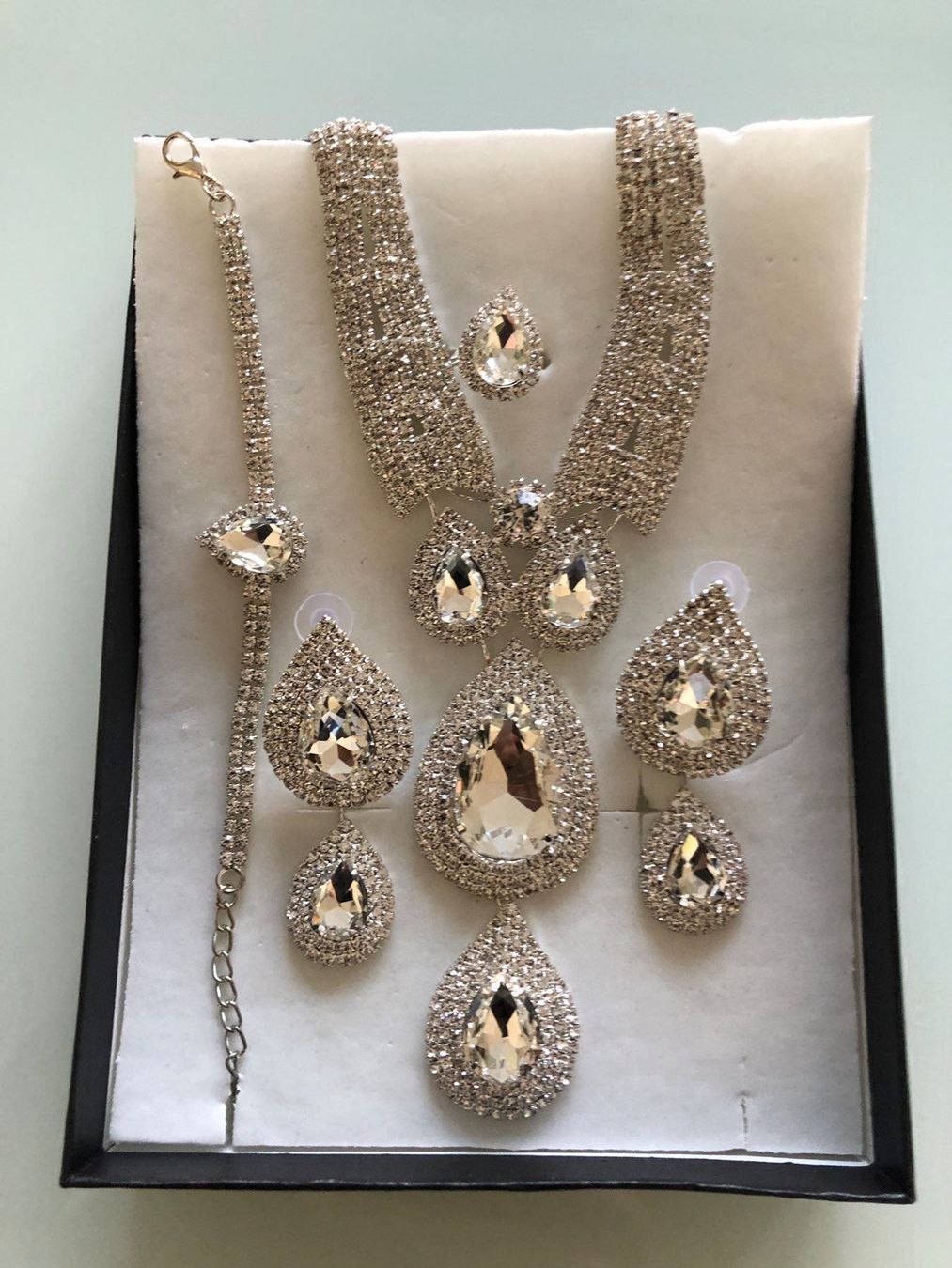 Colliers: Modeschmuck im Set – Neuf (Voir description) à Adliswil par Majeska