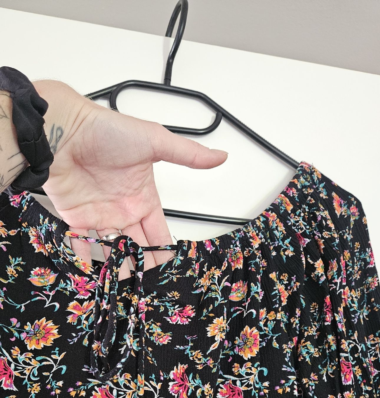 Tops: Haut fleuri taille XS – Gebraucht aus Vétroz von sas_yln5 1