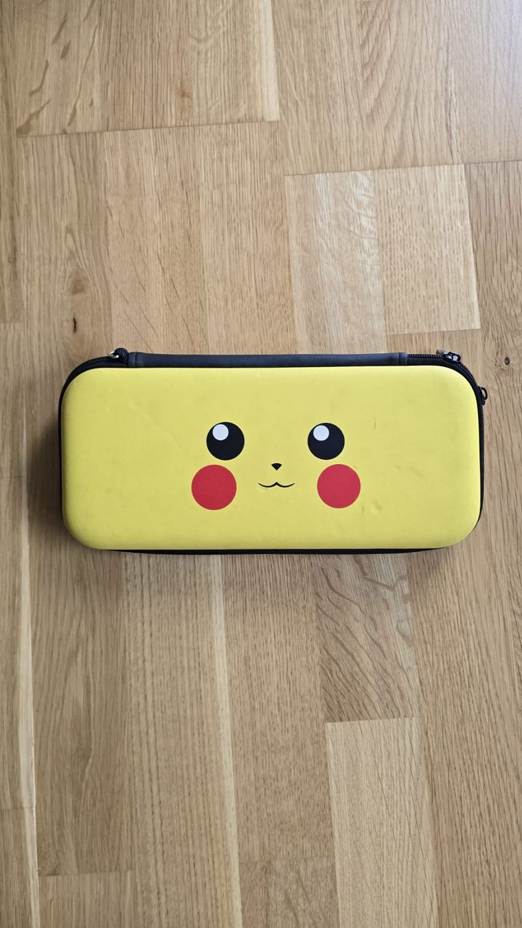 Nintendo Custodie protettive: Nintendo Switch Pikachu Transporttasche – Usato da Nussbaumen AG venduto da Stoekli