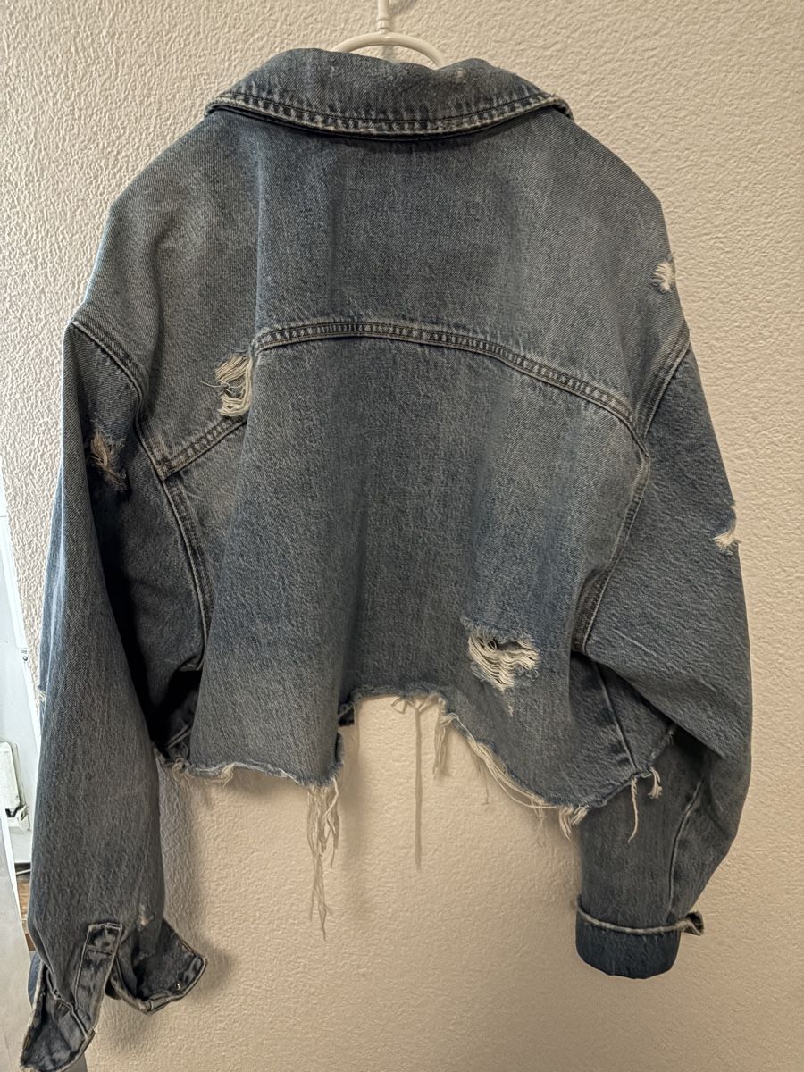 Zara Jeans: Zara Denim Jacket cropped blue distressed condition – Neu (gemäss Beschreibung) aus Zollikofen von Saron.te 1