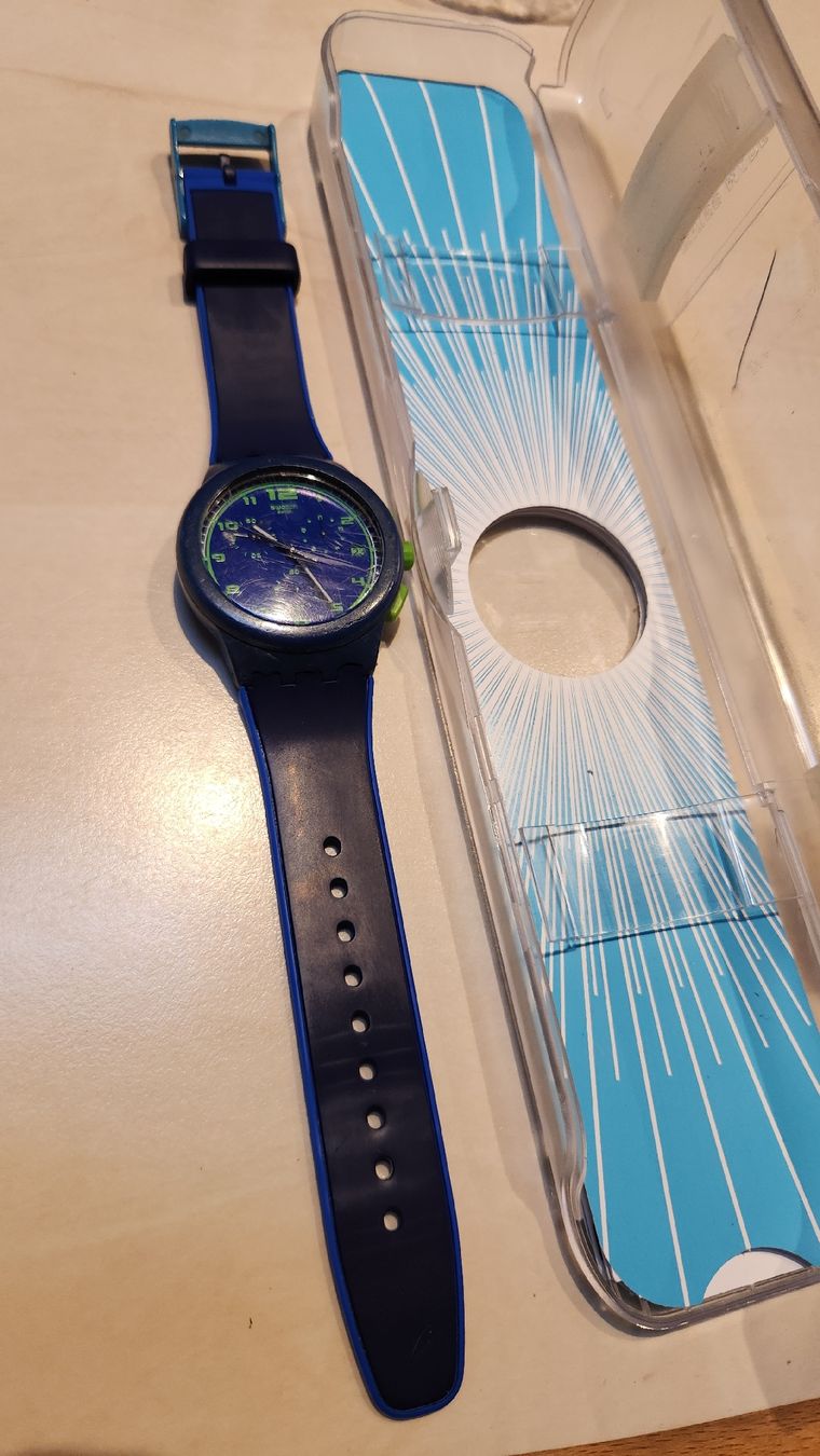 Swatch Orologi: Montre Swatch bleu et avec boîtier – Usato da Bern venduto da Pascal92173 1