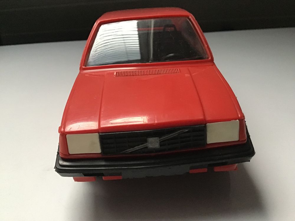 STAHLBERG FINLANDE VOLVO 360 GLE en plastique 1/20 RARE 21 cm