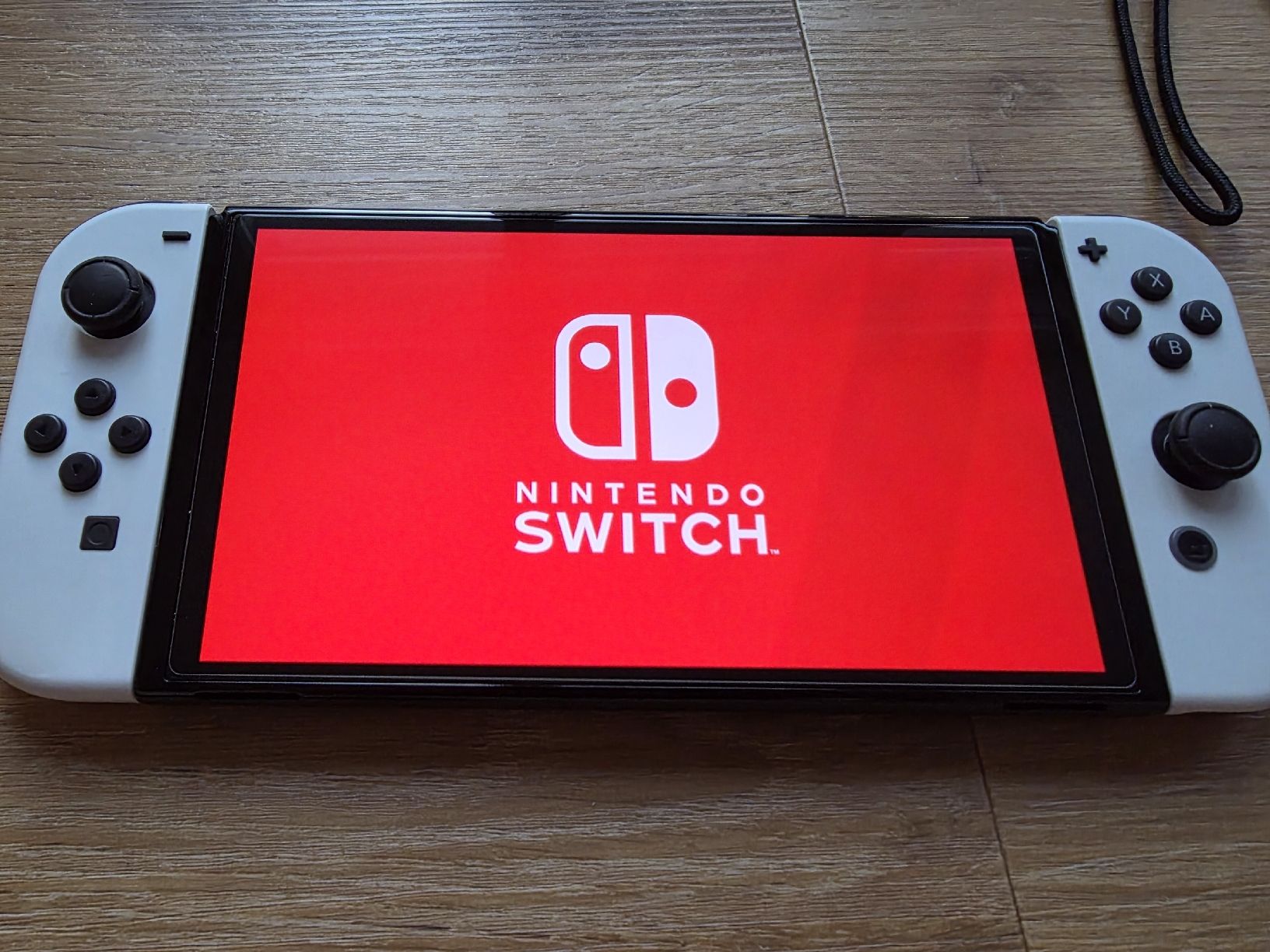 Nintendo Konsolen: Nintendo Switch OLED mit Zubehör – Gebraucht aus Dällikon von Tim7D 4