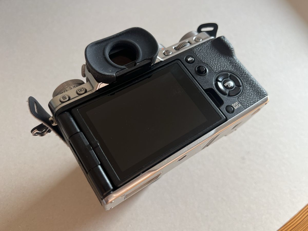 Fujifilm Kamera: Fujifilm X-T4 + Kitobjektiv – Gebraucht aus Lausanne von LucieSchrag 2