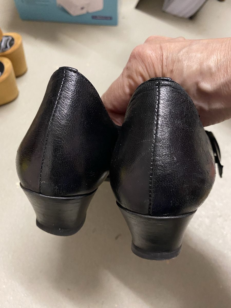 Damenschuhe: Eleganter Trachtenschuh Grösse 37 – Gebraucht aus Winterthur von Sunshineandrain 2