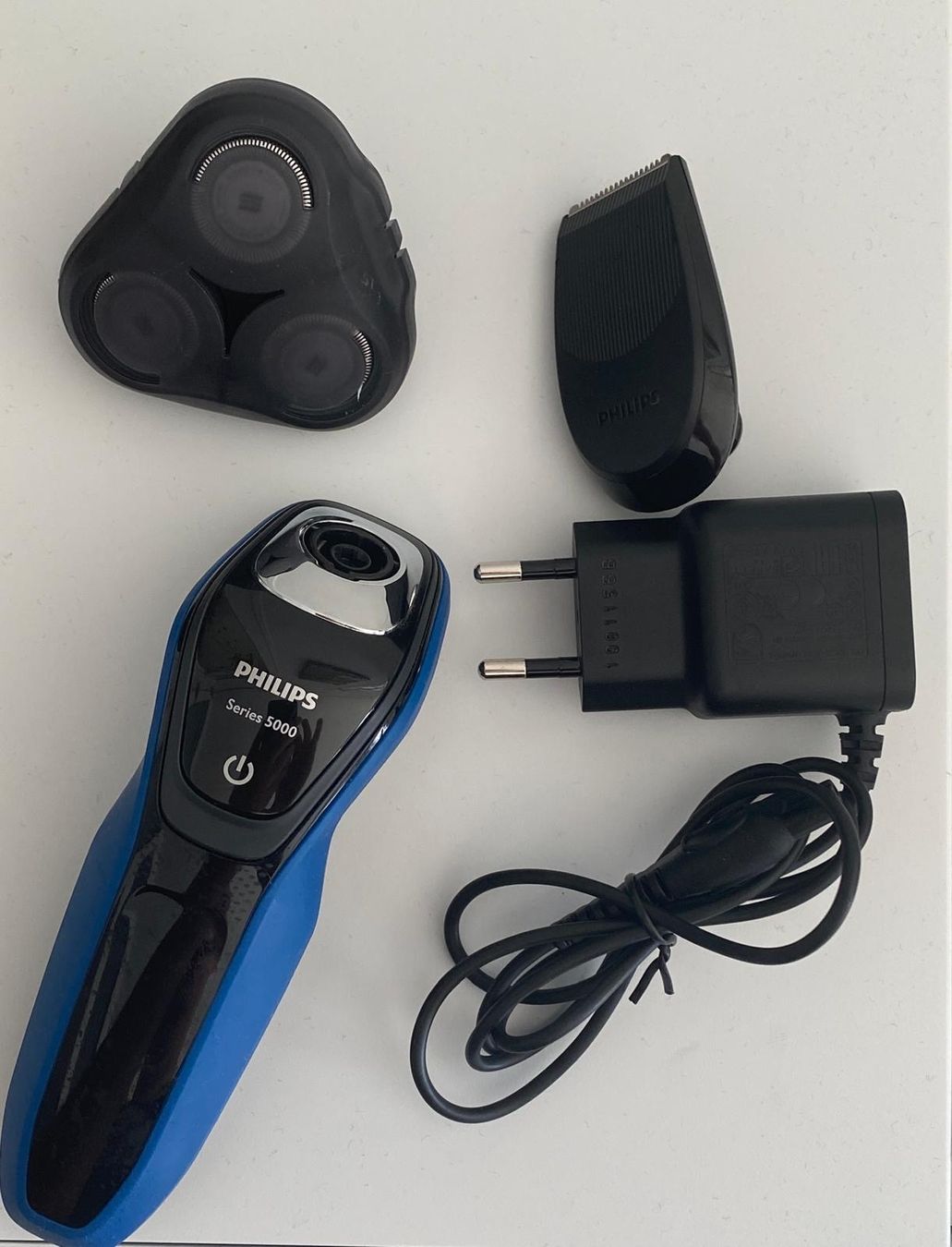 Philips Rasoirs & Lames de rasage: Philips Series 5000 Elektrorasierer -Top Zustand – D'occasion à winterthur par Ricardorounen 1