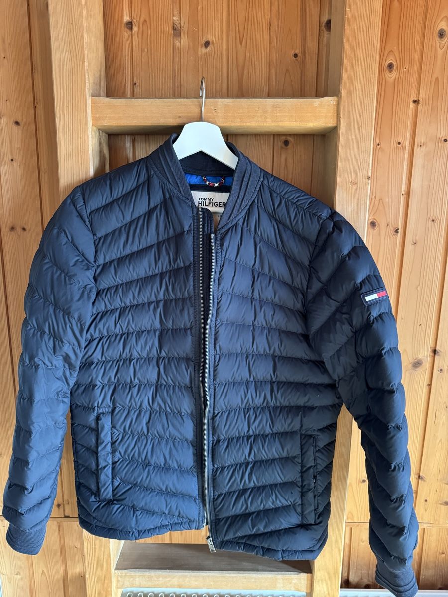Tommy Hilfiger Giacche: Tommy Hilfiger Daunenjacke – Nuovo (secondo la descrizione) da Brienz BE venduto da Cedric.Gerber