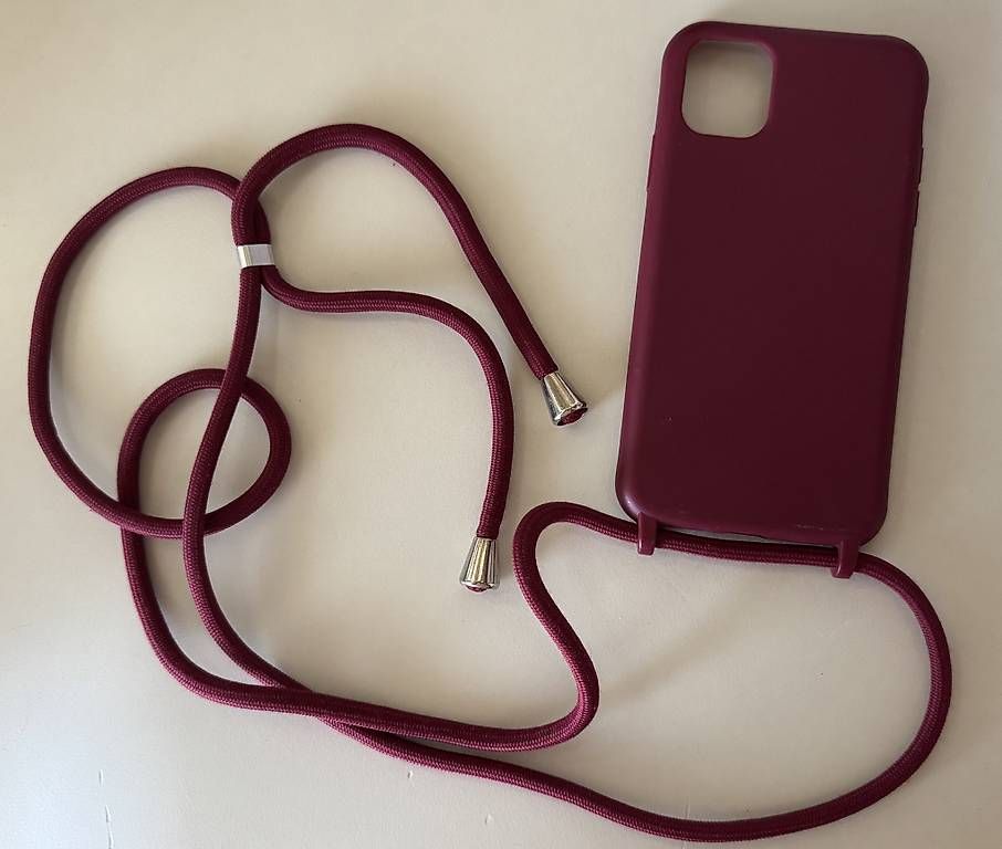 Apple Cover & Protezioni schermo: iPhone 11 Hülle mit verstellbarem Trageband – Usato da Gattikon venduto da melanielu