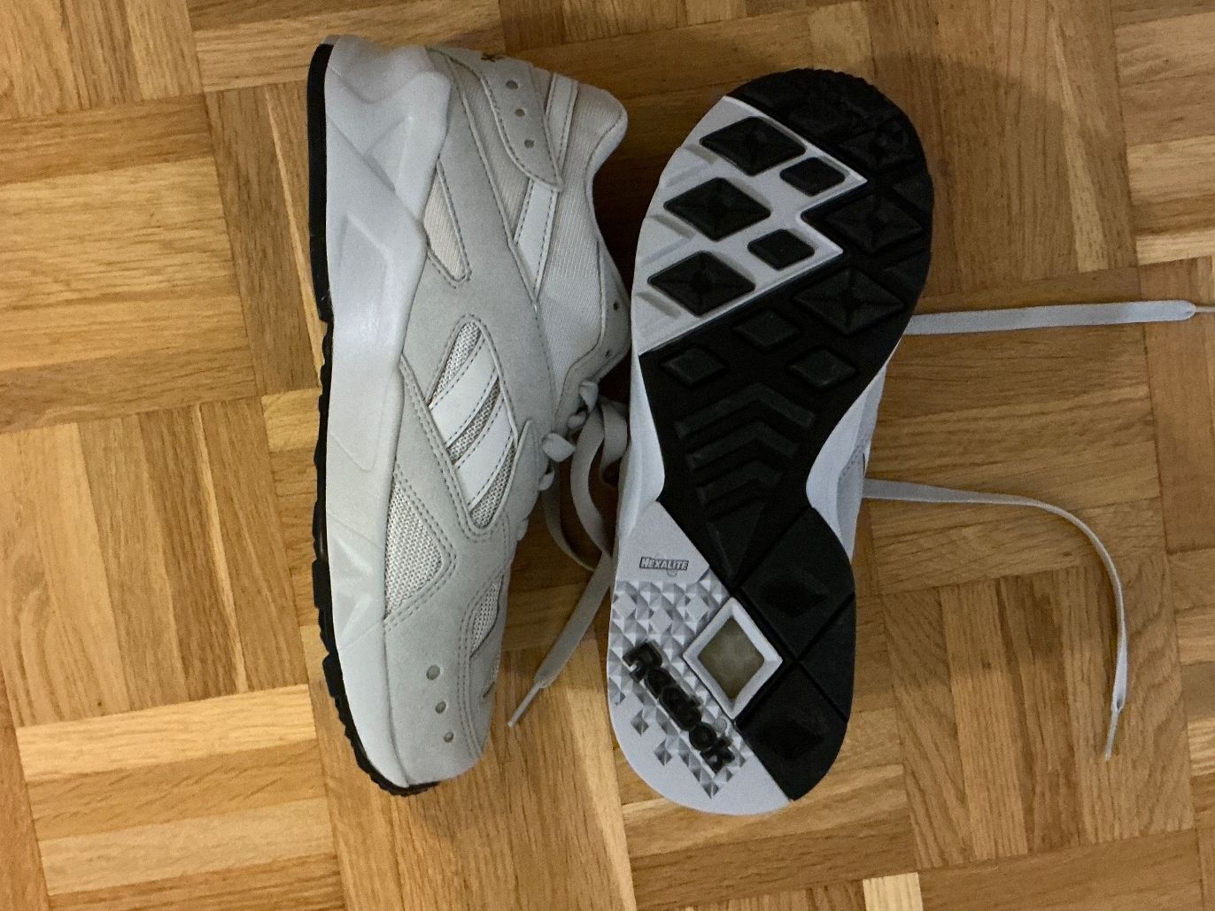 Scarpe da donna: Reebok neuves taille 39 grises – Nuovo (secondo la descrizione) da Biel/Bienne venduto da tatilene 4