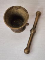 Antiker Mörser mit Pistill aus Messing gebraucht Zustand