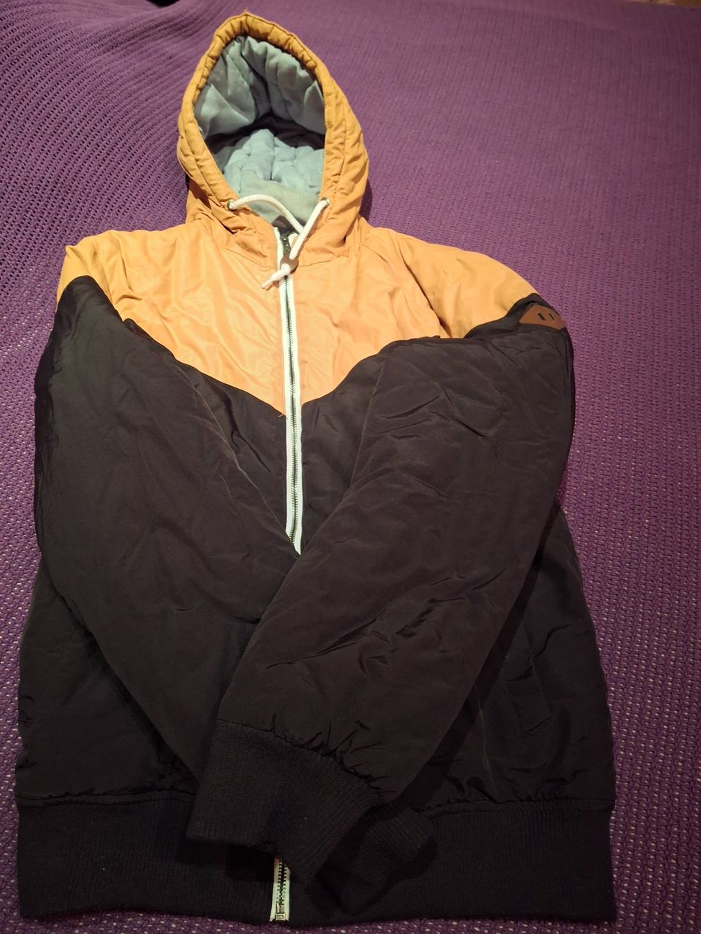 Giacche: Veste avec capuchon taille M marque FSBN – Usato da Villiers venduto da san_jn5w