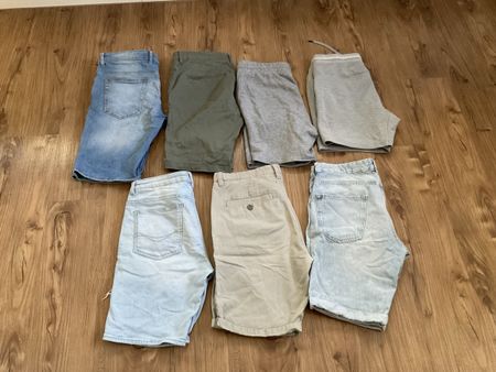 Kleiderset (7 Shorts / 2 Shirts)