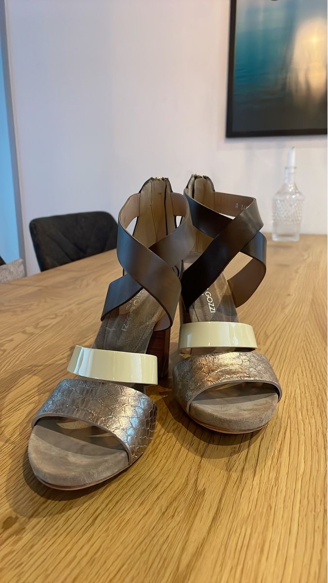 Damenschuhe: Sandalen von Alberto Gozzi Grösse 39 – Neu (gemäss Beschreibung) aus Diepoldsau von bellepastell