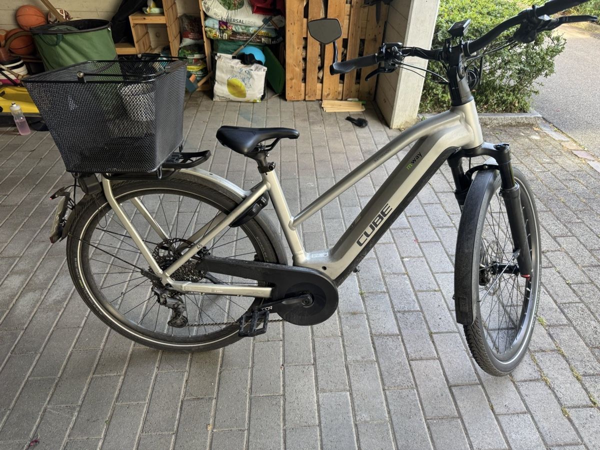 Cube Vélos: CUBE Kathmandu Hybrid 45 750 – D'occasion à Baden par gustloff 1