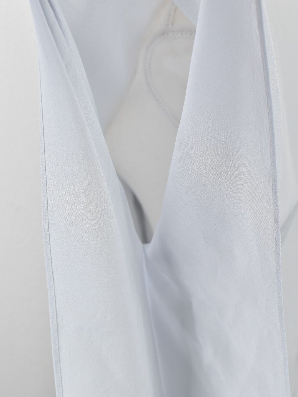 Blusen: Chalize Seidenbluse, Poncho Stil, hellblau, Gr.36, oversized – Gebraucht aus Nürensdorf von 2ND_STORY 5
