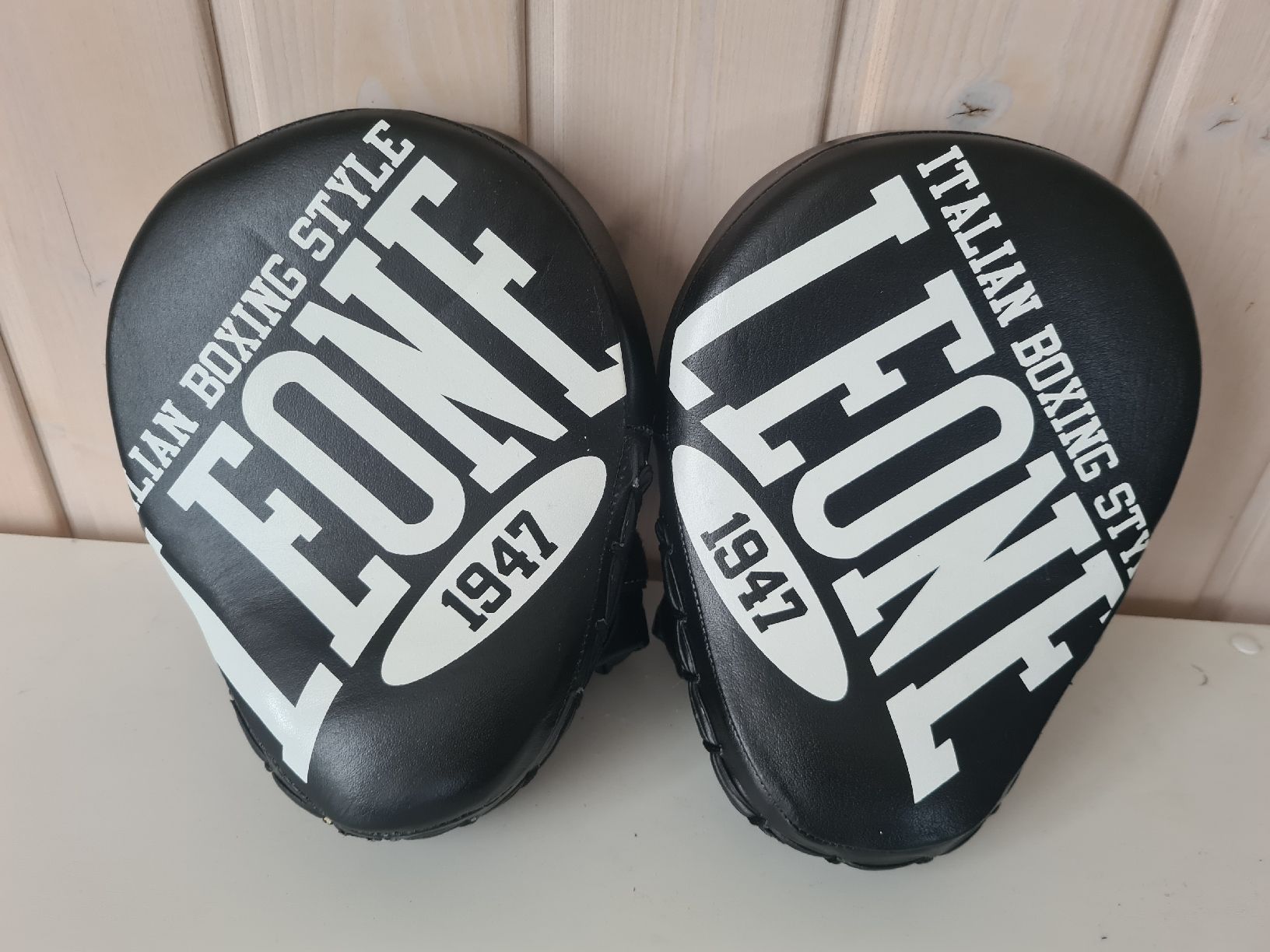 Guanti & manicotti: Boxhandschuhe – Usato da Waldkirch venduto da Hypertenuse
